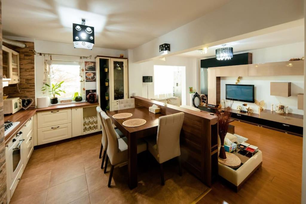Apartament Lux Crialy - 75 M2 - Free Parking Timisoara Bagian luar foto